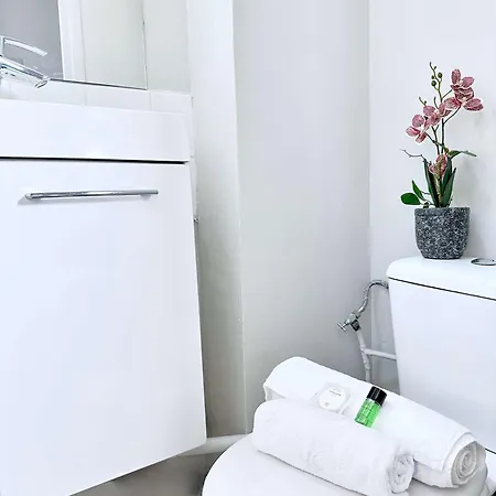 Lejlighed Renovated Champs-elysees Retreat Paris