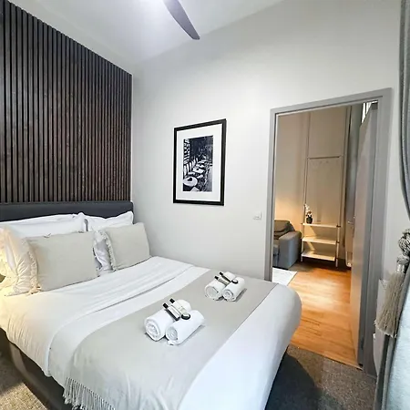 Lägenhet Renovated Champs-elysees Retreat Paris