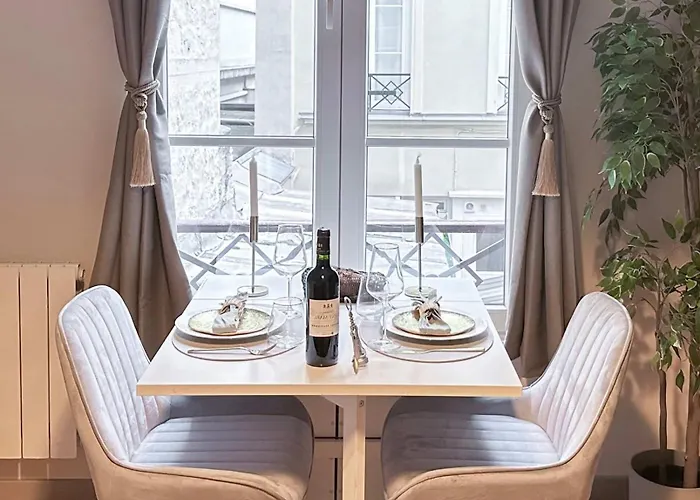 Apartment Renovated Champs-elysees Retreat